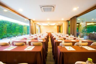 هتل Romantic Khon Kaen