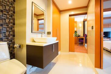 هتل Romantic Khon Kaen