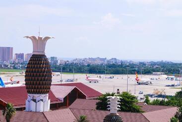 هتل Sanya Phoenix Airport