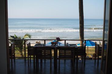 هتل The Seascape