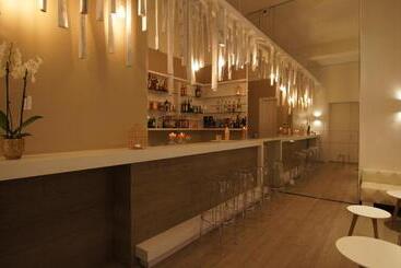تختخواب و صبحانه The Hamptons Boutique