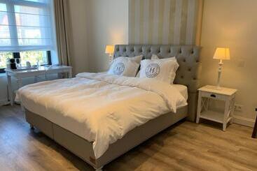 تختخواب و صبحانه The Hamptons Boutique