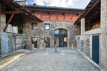 تختخواب و صبحانه Set Terres   La Villa De Llívia   Adults Only