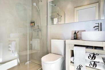 تختخواب و صبحانه Set Terres   La Villa De Llívia   Adults Only