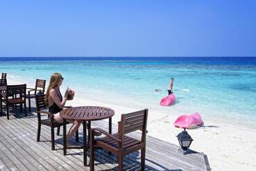 Embudu Village Resort