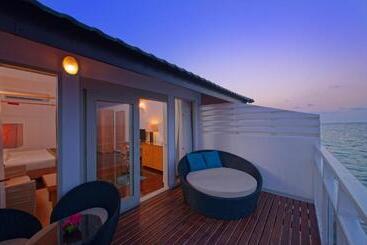 Embudu Village Resort