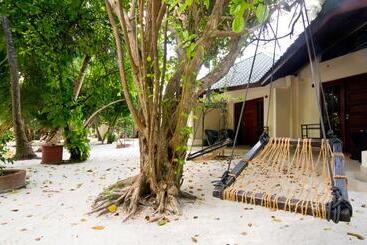 Embudu Village Resort