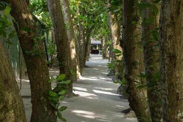 Embudu Village Resort