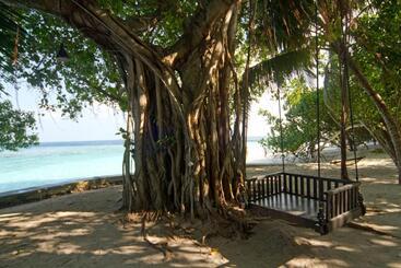 Embudu Village Resort