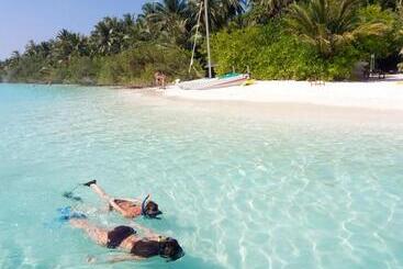 Embudu Village Resort