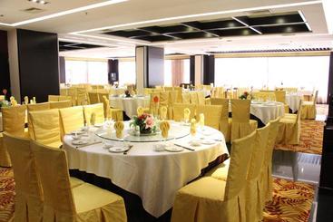 هتل F·world Convention Center