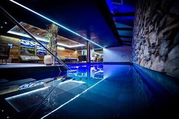 هتل Hôtel De Rougemont & Spa