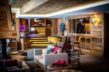 هتل Hôtel De Rougemont & Spa