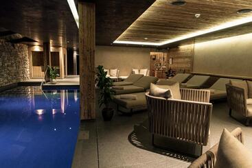 هتل Hôtel De Rougemont & Spa