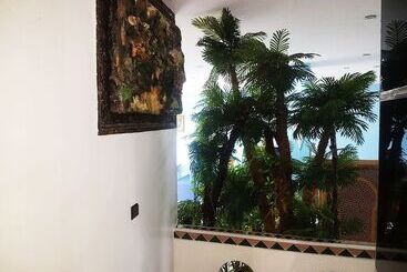 هتل Hôtel Ryad Tetouan