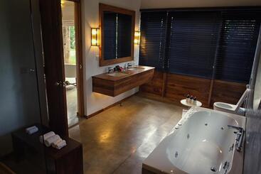 هتل Kings Pavilion Luxury
