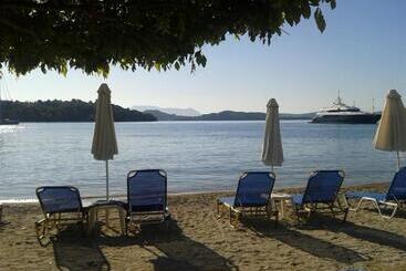 هتل Nydri Beach