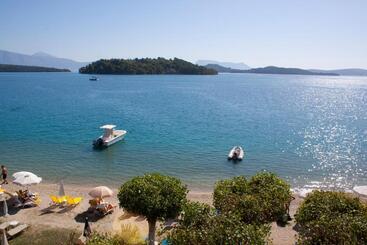 هتل Nydri Beach