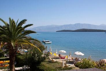 هتل Nydri Beach