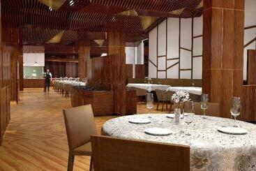 Ramada By Wyndham Darjeeling Gandhi Road - Darjeeling