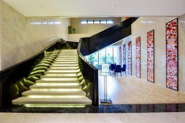 هتل Ramada Wuhan Jianghan