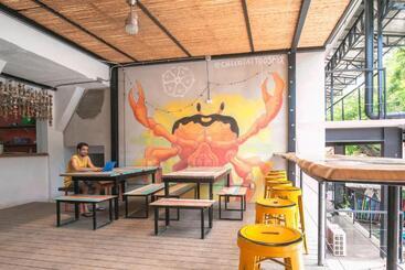 هتل Selina Santa Teresa North   Hostel