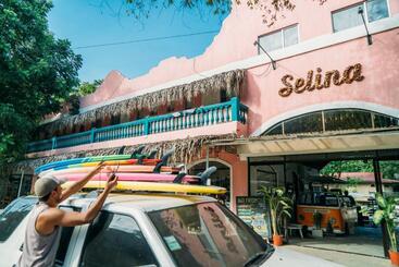 هتل Selina Santa Teresa North   Hostel