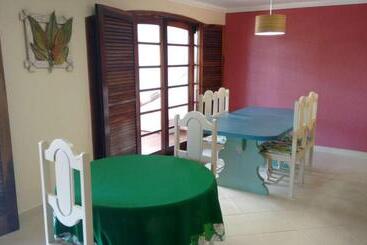 Le Monde Hostel   Suites E Camas