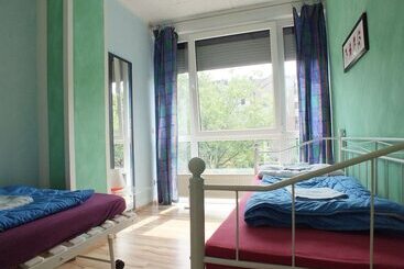 Max Hostel