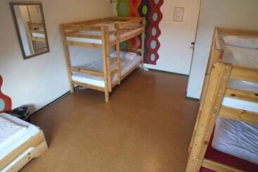Max Hostel
