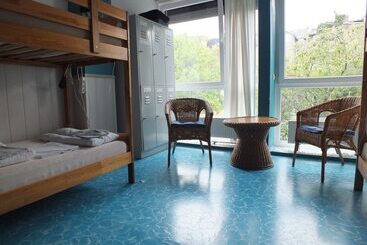 Max Hostel
