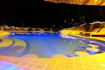 Al Hamra Jungle Resort