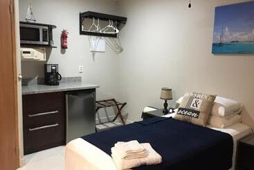 تختخواب و صبحانه The Pier Beach Inn & Suites