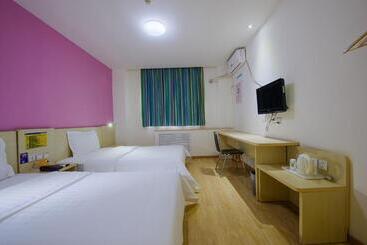 בית מלון כפרי 7days Inn Beijing Tongzhou Beiguan Metro Station