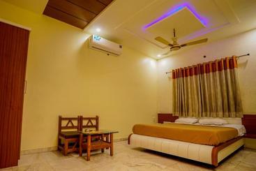 هتل Bhakti, Rajkot