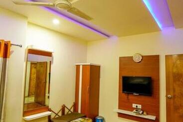 هتل Bhakti, Rajkot