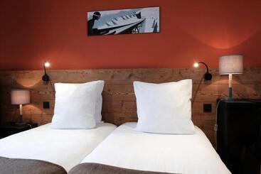 هتل Hôtel La Grande Lanière