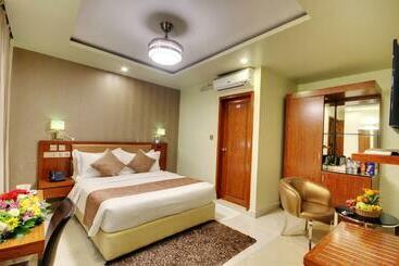 هتل Unima Grand