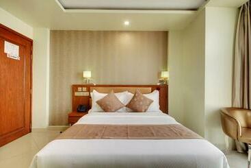 هتل Unima Grand