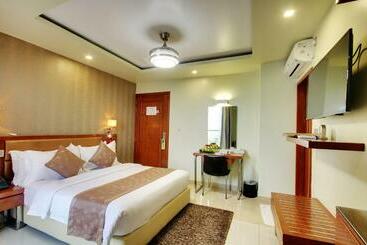 هتل Unima Grand