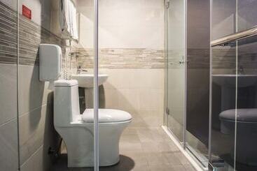 Xinshehotel   Chungli