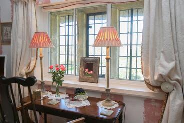 Tudor Cottage B&b Frampton