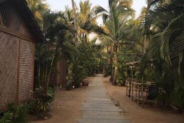 Village Susegat Beach Resort