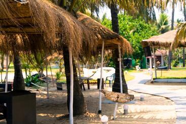 Village Susegat Beach Resort