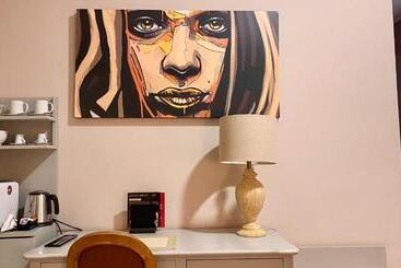 تختخواب و صبحانه Halex Room&food