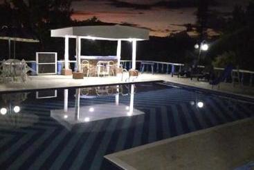 هتل Villa Luzandi