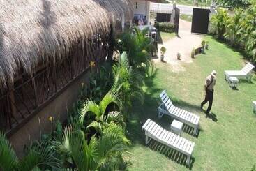 בית מלון כפרי Vista Randiya Sea View Inn