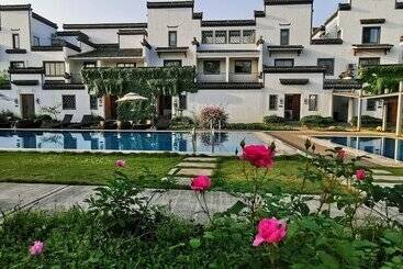 استراحتگاه Huangshan Huizhou Creek Villa