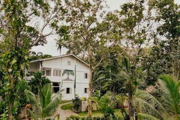 استراحتگاه Kirinuga Boutique Retreat