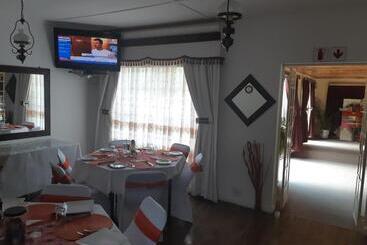 تختخواب و صبحانه Mentor Guest House